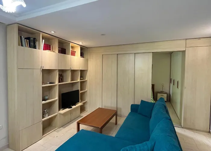 Chic Retreat - Stylish In Bllok, *