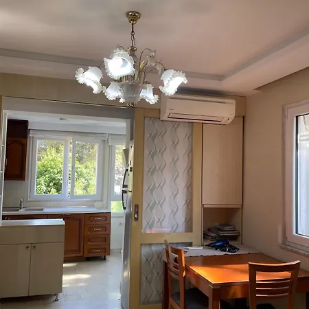 Chic Retreat - Stylish In Bllok, Lägenhet Tirana