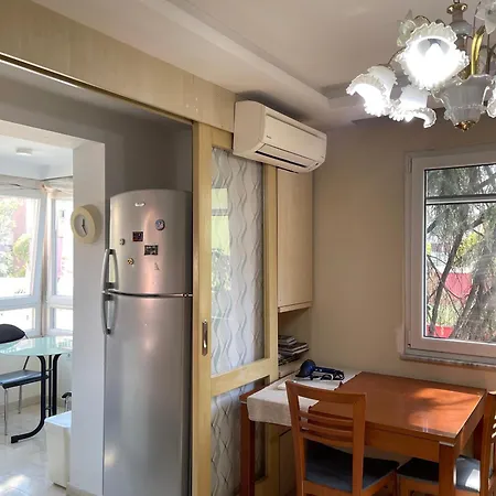 Chic Retreat - Stylish In Bllok, Apartamento *