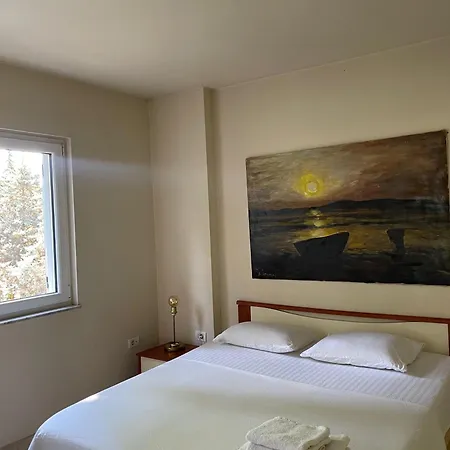 Chic Retreat - Stylish In Bllok, *